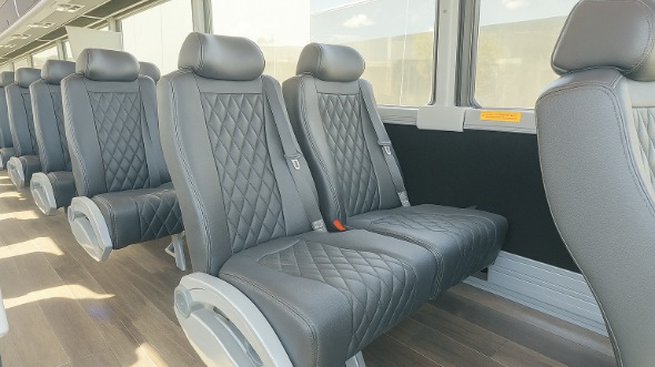 buffalo grove 28 passenger minibus rental